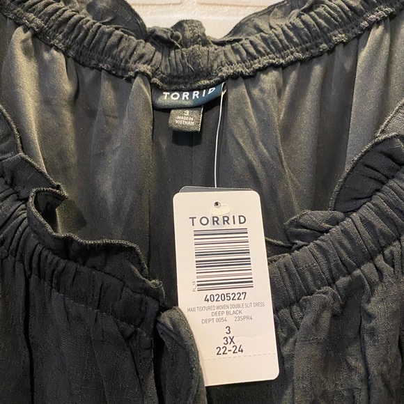 Torrid black maxi textured woven double slit dress with pockets - Picture 4 of 4